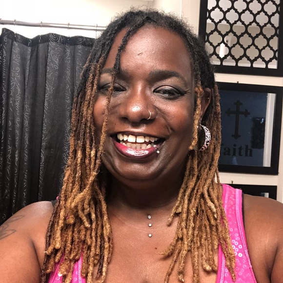 Meet your Posher, Crystal - Picture 6 of 8